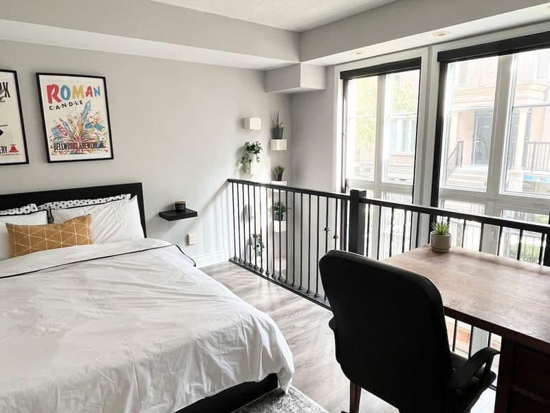 Liberty Village Loft with Free Parking